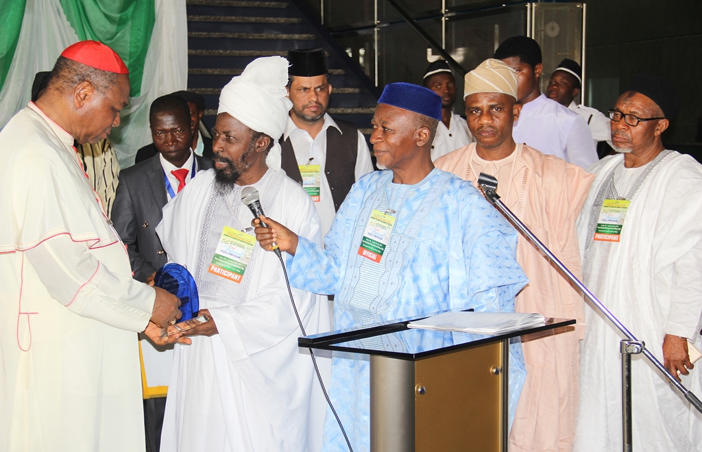 Photo News: Ahmadiyya Nigeria Honours Archbishop John Onaiyekan – World ...